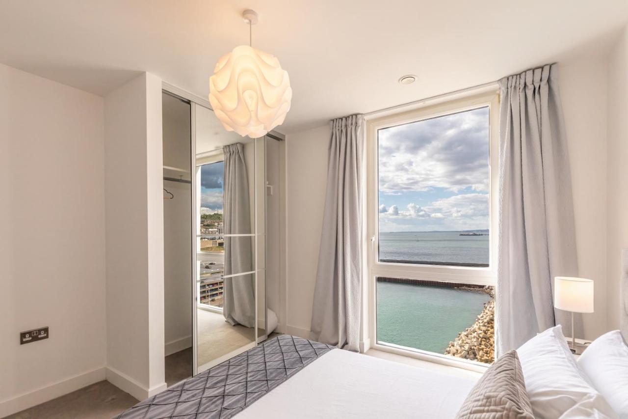 Unique Sea View Penthouse With Hot Tub Hove