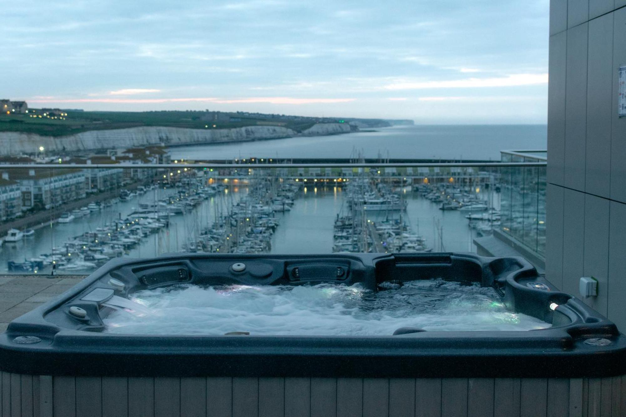 Unique Sea View Penthouse With Hot Tub Appartement *
